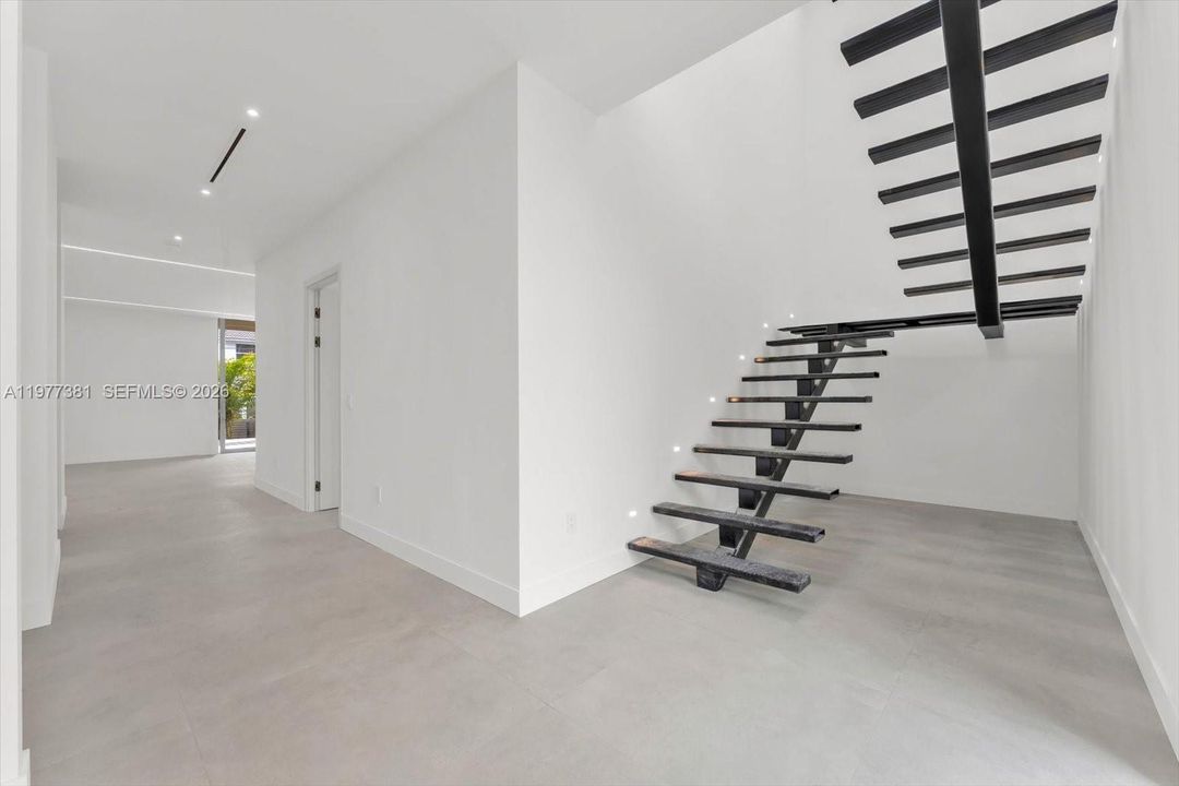 For Sale: $5,700,000 (5 beds, 5 baths, 4410 Square Feet)