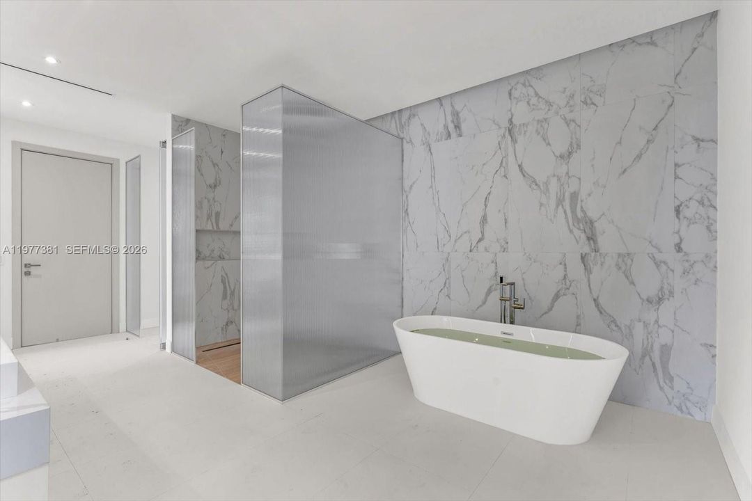 For Sale: $5,700,000 (5 beds, 5 baths, 4410 Square Feet)