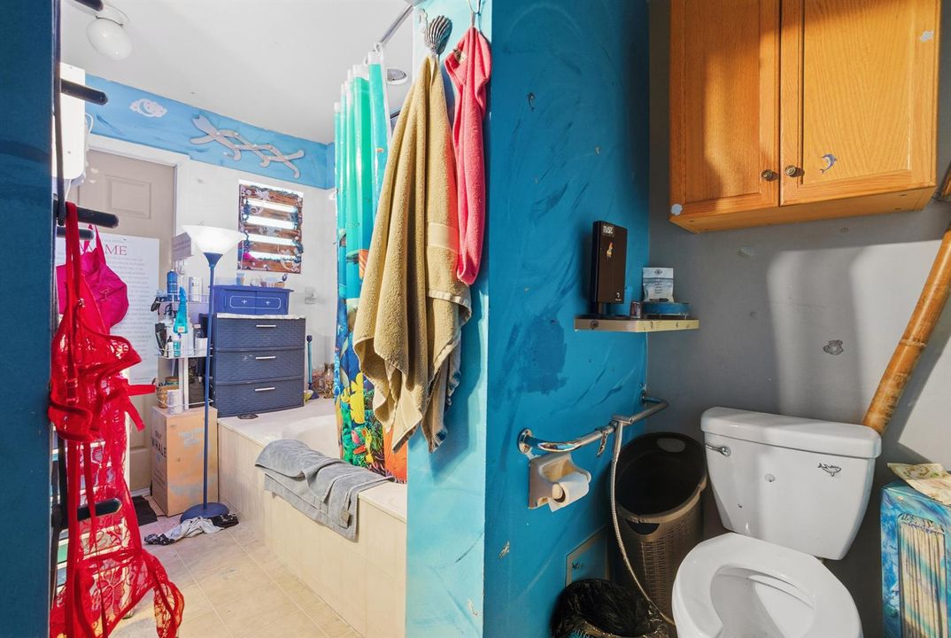 712 Bianca Dr NE_004
