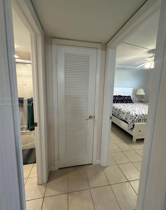 En Venta: $419,000 (2 camas, 2 baños, 1000 Pies cuadrados)