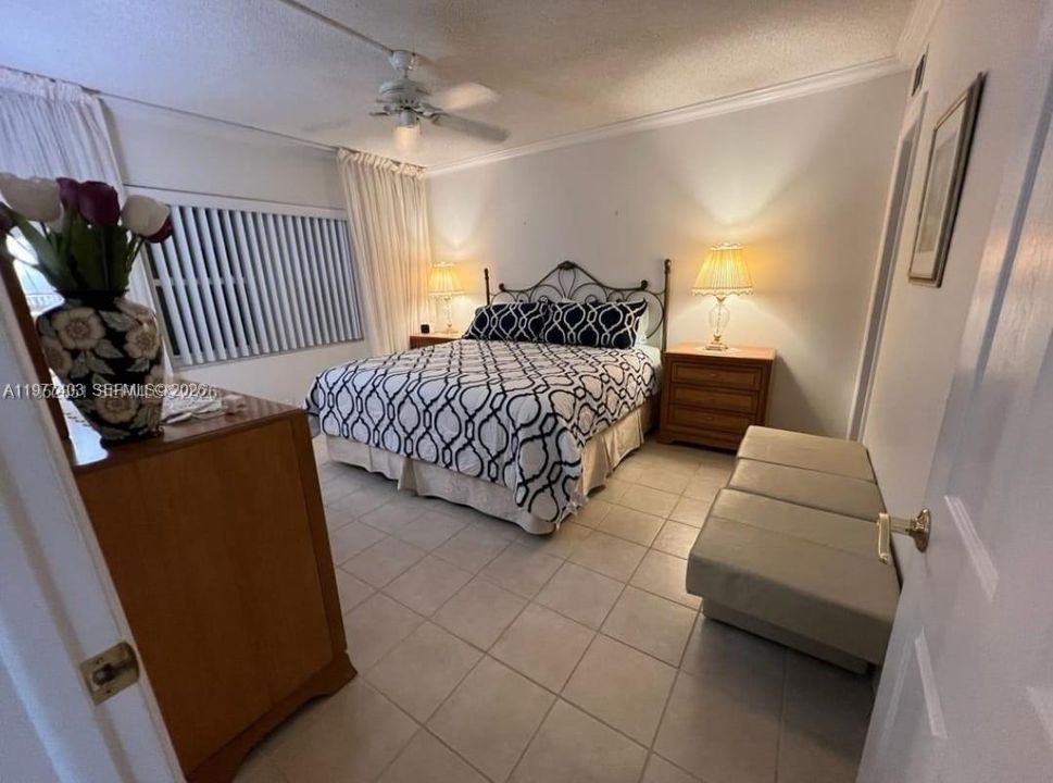 En Venta: $419,000 (2 camas, 2 baños, 1000 Pies cuadrados)
