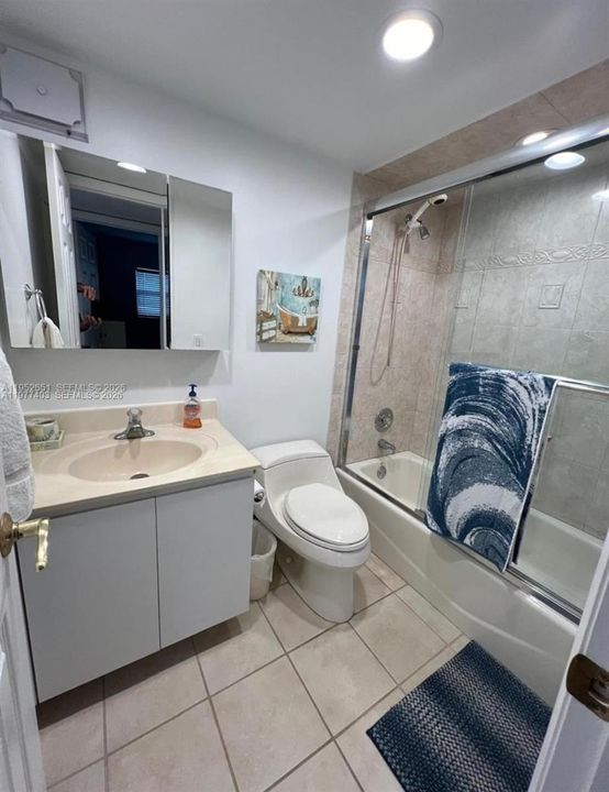 En Venta: $419,000 (2 camas, 2 baños, 1000 Pies cuadrados)