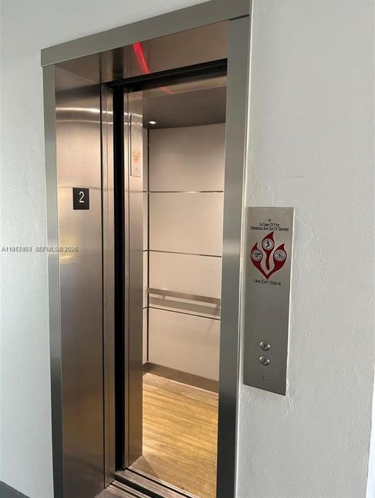 En Venta: $419,000 (2 camas, 2 baños, 1000 Pies cuadrados)
