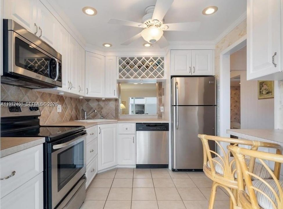 En Venta: $419,000 (2 camas, 2 baños, 1000 Pies cuadrados)