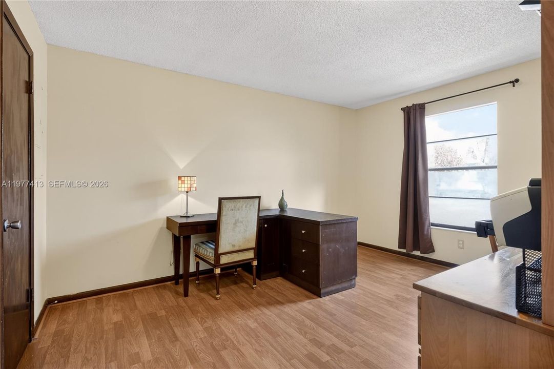 En Venta: $295,000 (3 camas, 2 baños, 1160 Pies cuadrados)