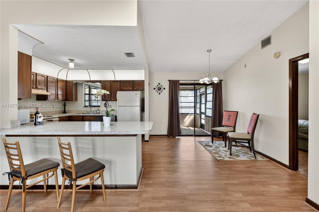 En Venta: $295,000 (3 camas, 2 baños, 1160 Pies cuadrados)
