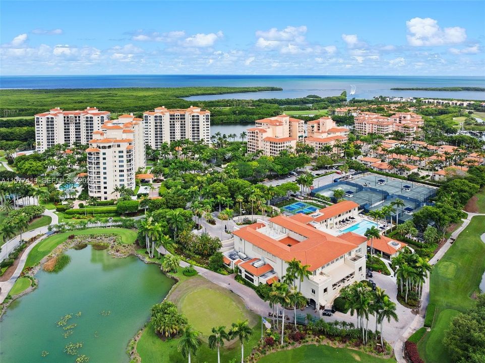 На продажу: $1,875,000 (3 спален, 3 ванн, 3190 Квадратных фут)