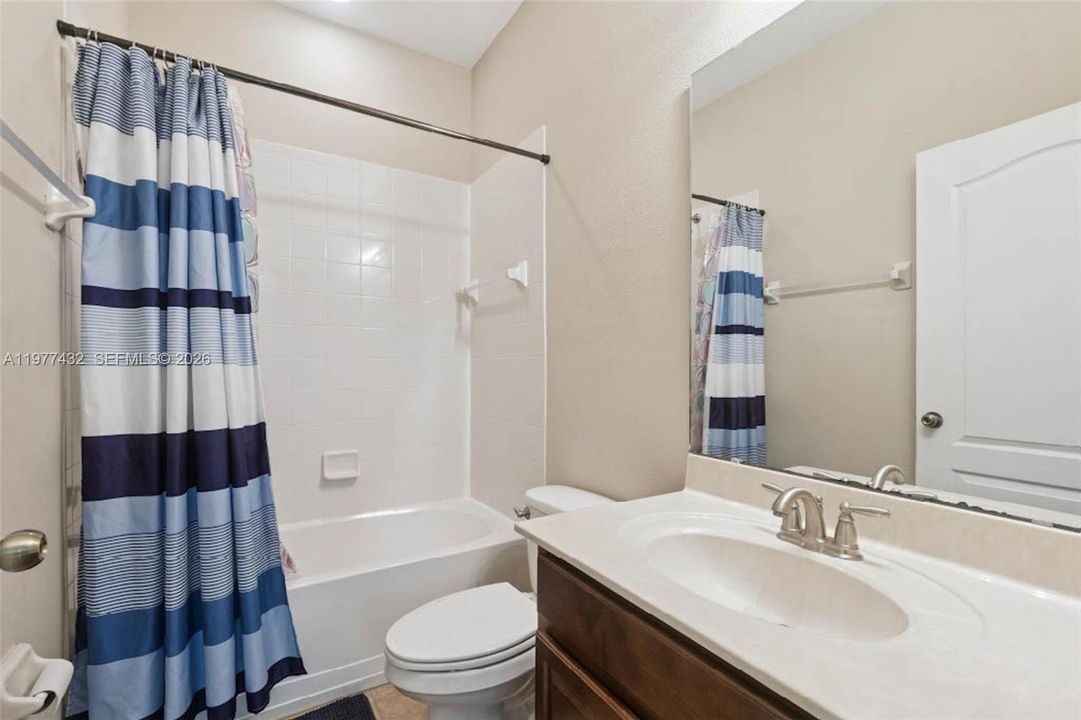 Recently Sold: $549,000 (5 beds, 3 baths, 3206 Square Feet)