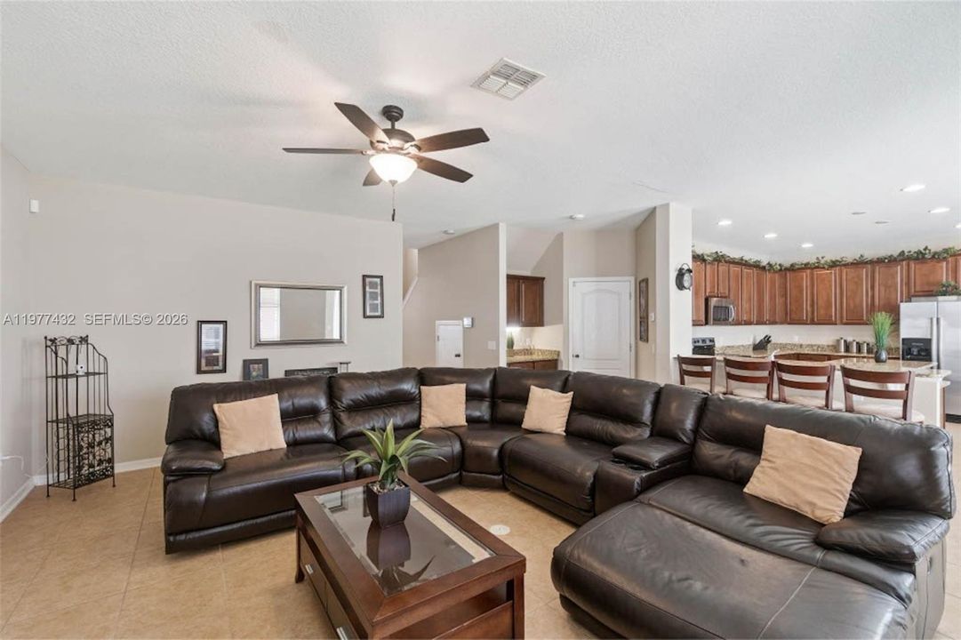 Recently Sold: $549,000 (5 beds, 3 baths, 3206 Square Feet)