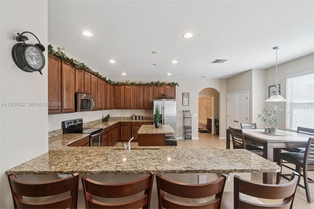 Recently Sold: $549,000 (5 beds, 3 baths, 3206 Square Feet)