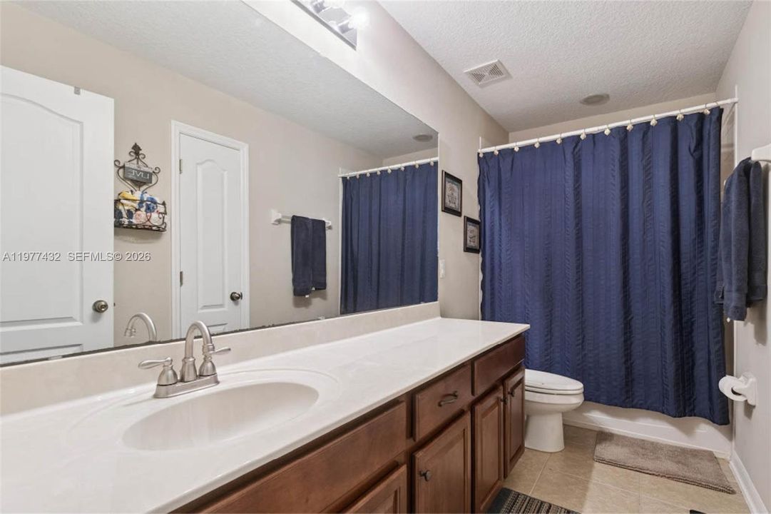 Recently Sold: $549,000 (5 beds, 3 baths, 3206 Square Feet)