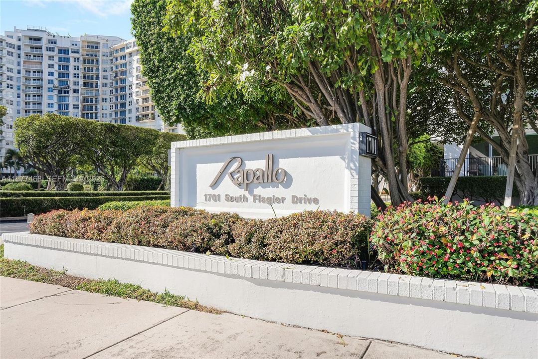 For Sale: $975,000 (2 beds, 2 baths, 1363 Square Feet)