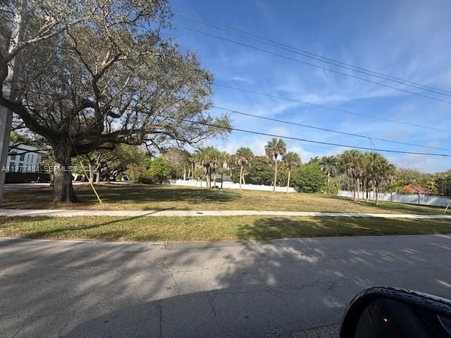 For Sale: $4,000,000 (0.80 acres)