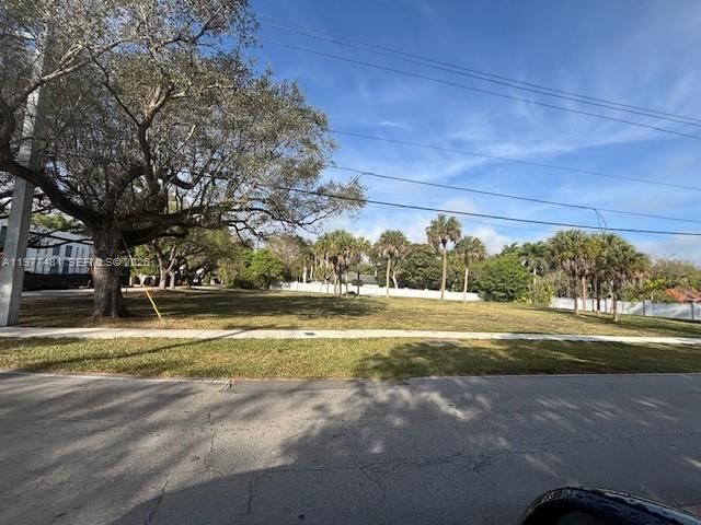 For Sale: $4,000,000 (0.80 acres)