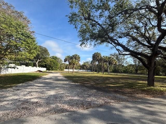 For Sale: $4,000,000 (0.80 acres)