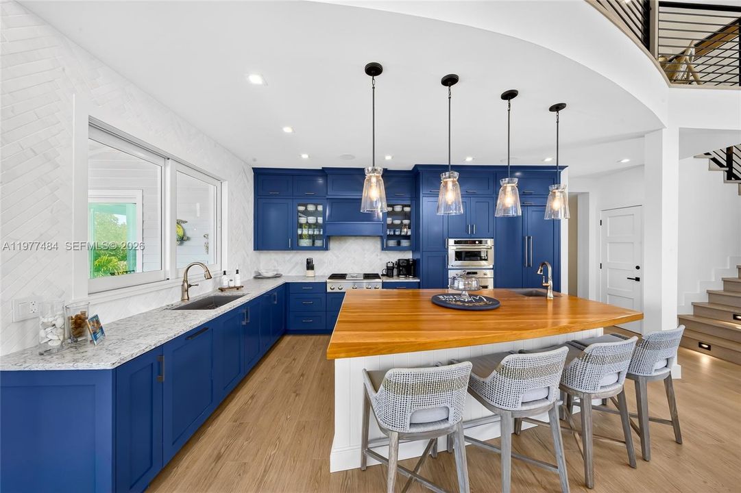 For Rent: $28,000 (6 beds, 6 baths, 4108 Square Feet)