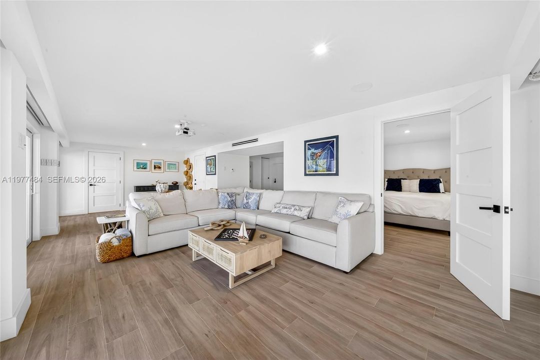 For Rent: $28,000 (6 beds, 6 baths, 4108 Square Feet)
