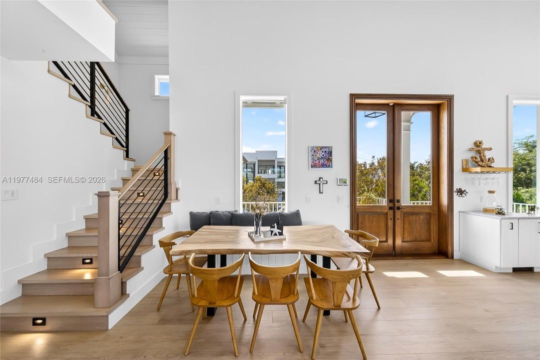 For Rent: $28,000 (6 beds, 6 baths, 4108 Square Feet)