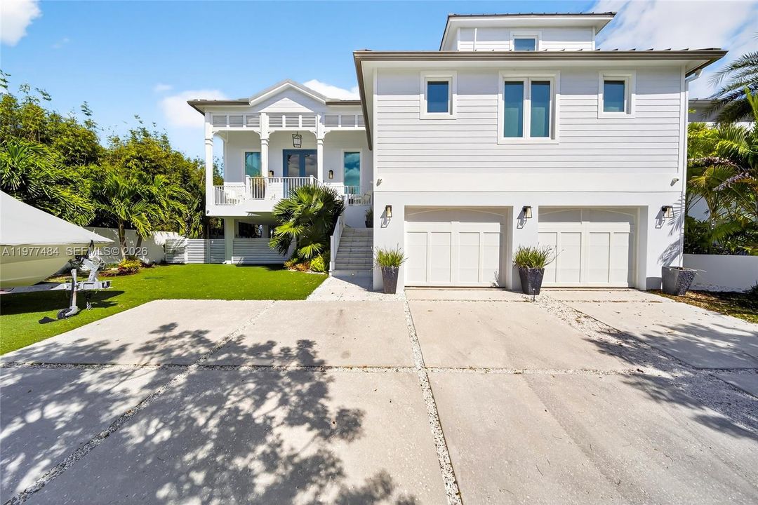For Rent: $28,000 (6 beds, 6 baths, 4108 Square Feet)