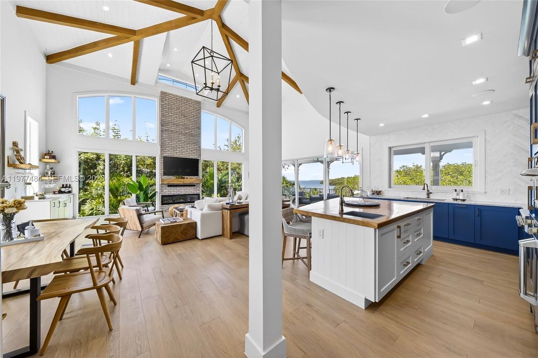 For Rent: $28,000 (6 beds, 6 baths, 4108 Square Feet)