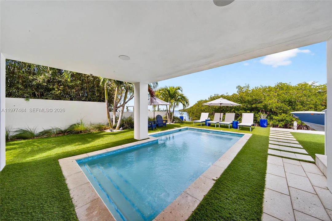 For Rent: $28,000 (6 beds, 6 baths, 4108 Square Feet)