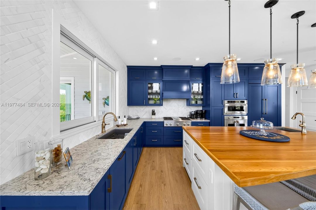 For Rent: $28,000 (6 beds, 6 baths, 4108 Square Feet)