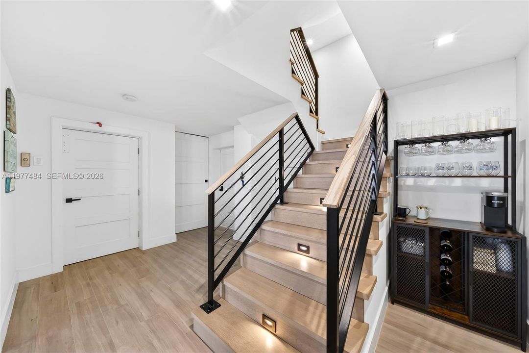 For Rent: $28,000 (6 beds, 6 baths, 4108 Square Feet)