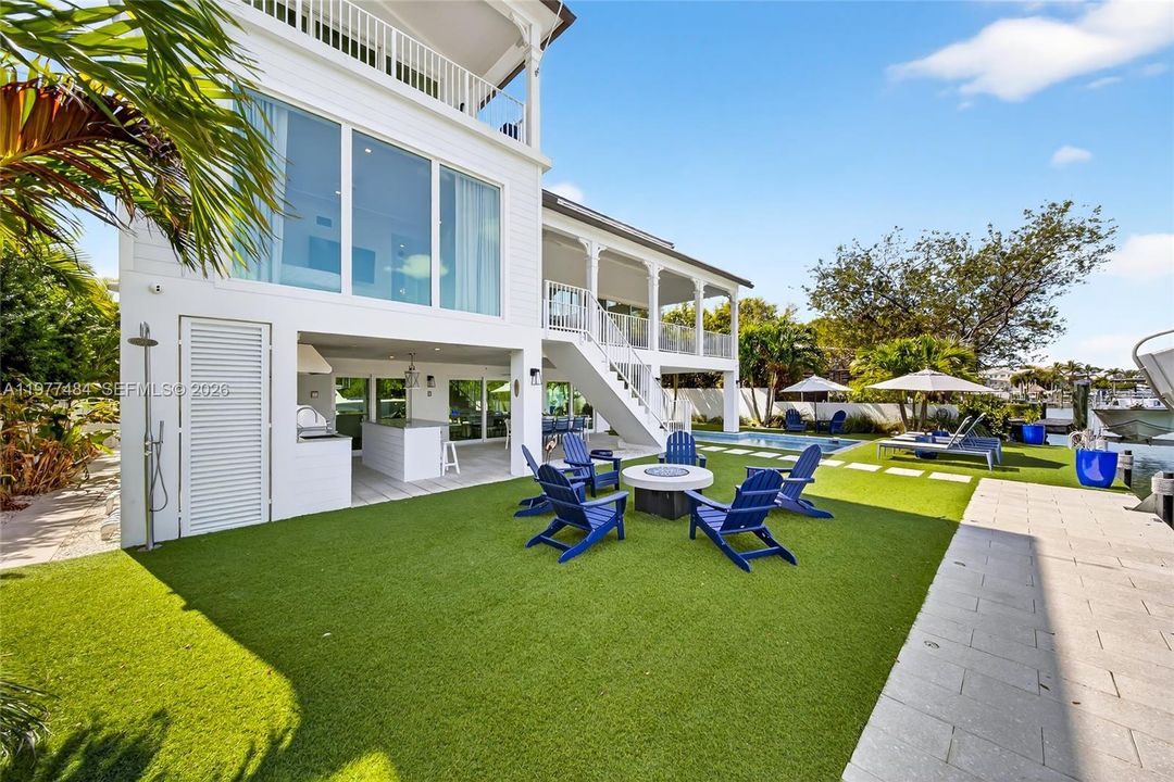 For Rent: $28,000 (6 beds, 6 baths, 4108 Square Feet)