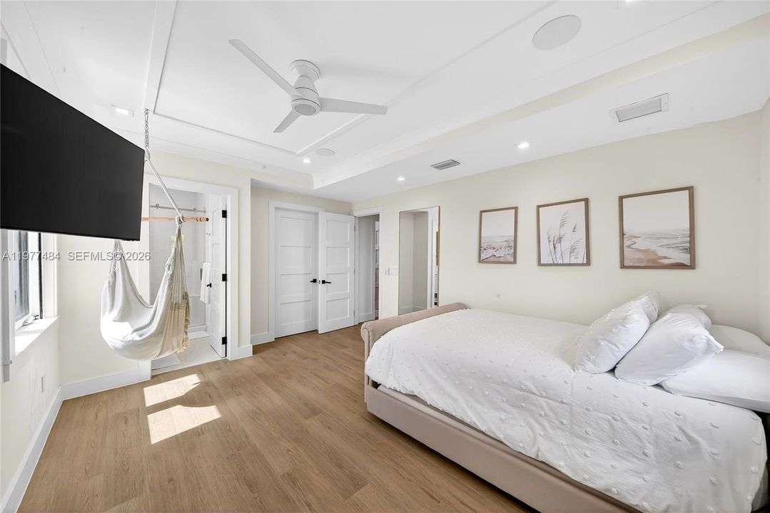 For Rent: $28,000 (6 beds, 6 baths, 4108 Square Feet)