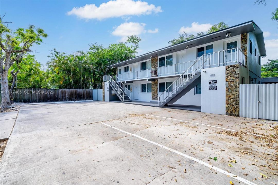 Activo con contrato: $1,799,999 (0 camas, 0 baños, 3868 Pies cuadrados)