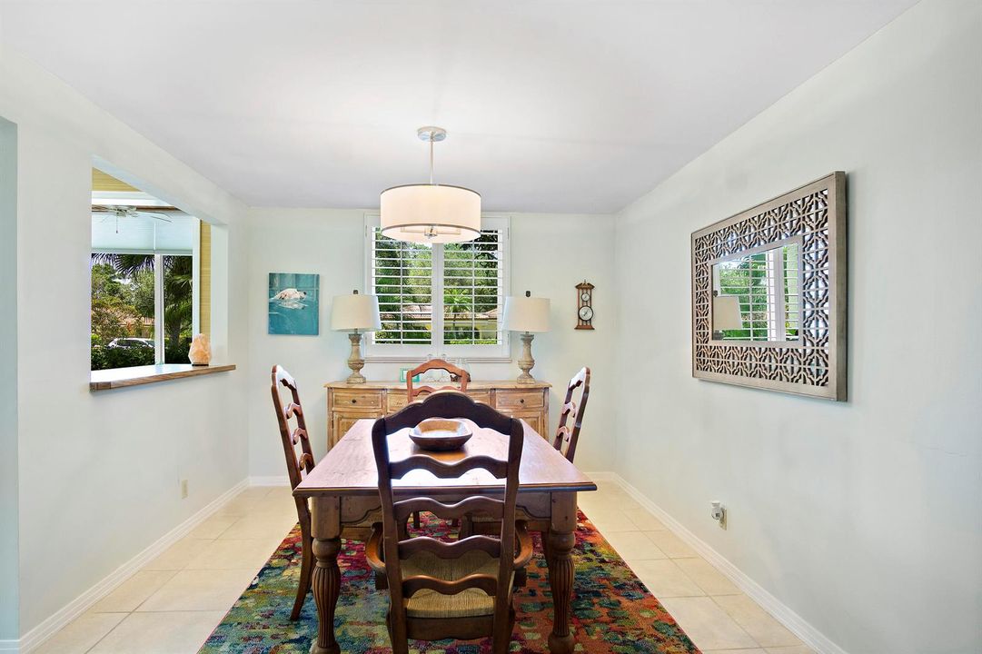 3g. Open Concept Dining