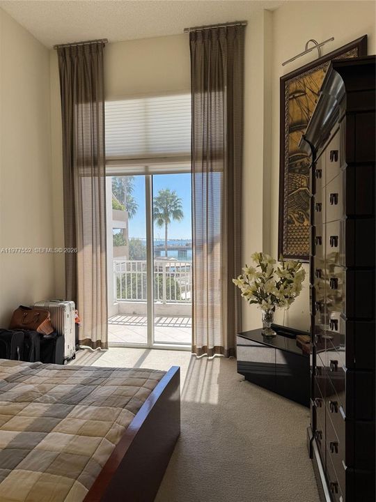 Под контрактом: $495,000 (1 спален, 1 ванн, 834 Квадратных фут)