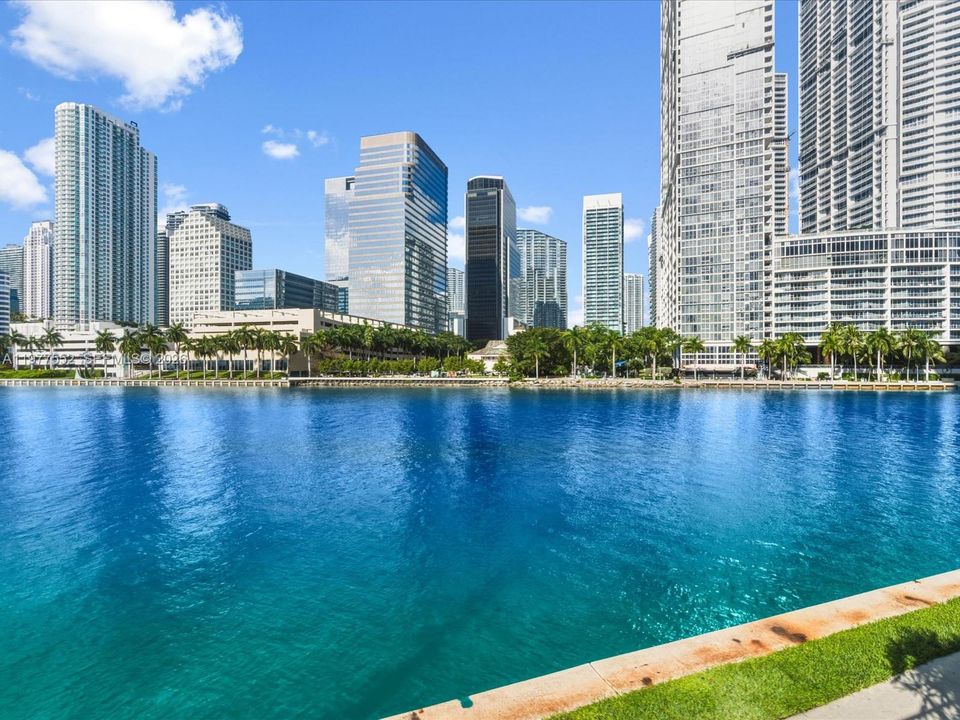 Под контрактом: $495,000 (1 спален, 1 ванн, 834 Квадратных фут)