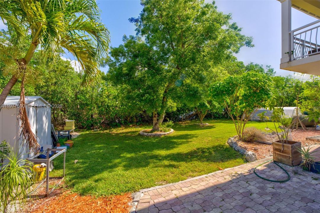 En Venta: $2,200,000 (3 camas, 2 baños, 2100 Pies cuadrados)