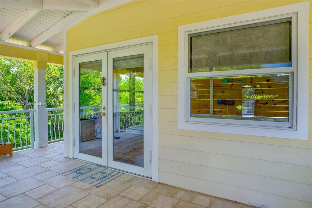 En Venta: $2,200,000 (3 camas, 2 baños, 2100 Pies cuadrados)