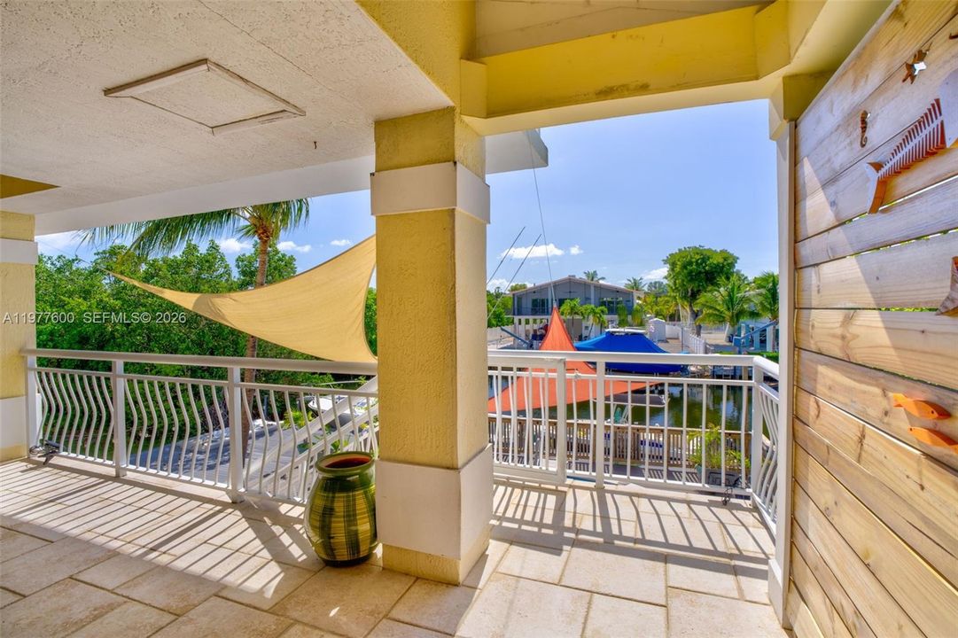 En Venta: $2,200,000 (3 camas, 2 baños, 2100 Pies cuadrados)
