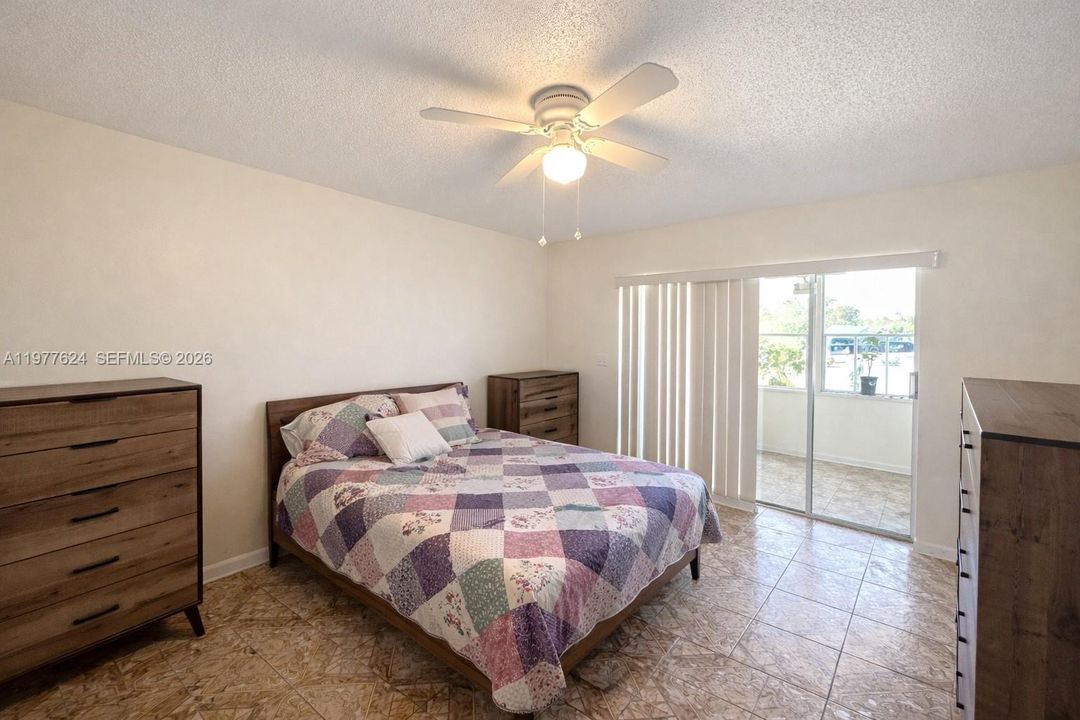 For Sale: $105,000 (2 beds, 1 baths, 819 Square Feet)