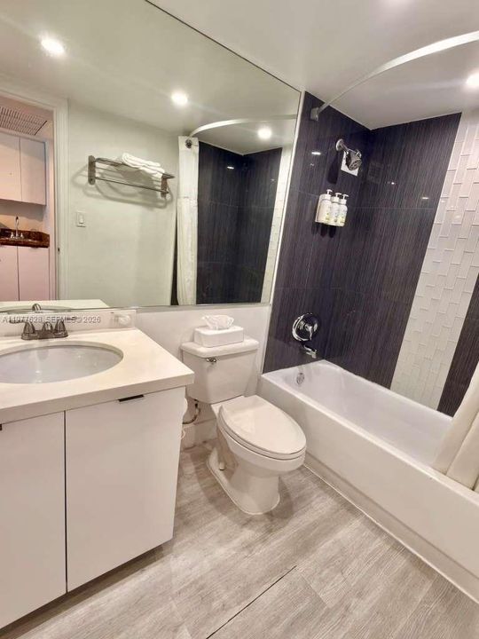 For Sale: $115,000 (0 beds, 1 baths, 360 Square Feet)