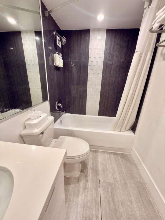 For Sale: $115,000 (0 beds, 1 baths, 360 Square Feet)