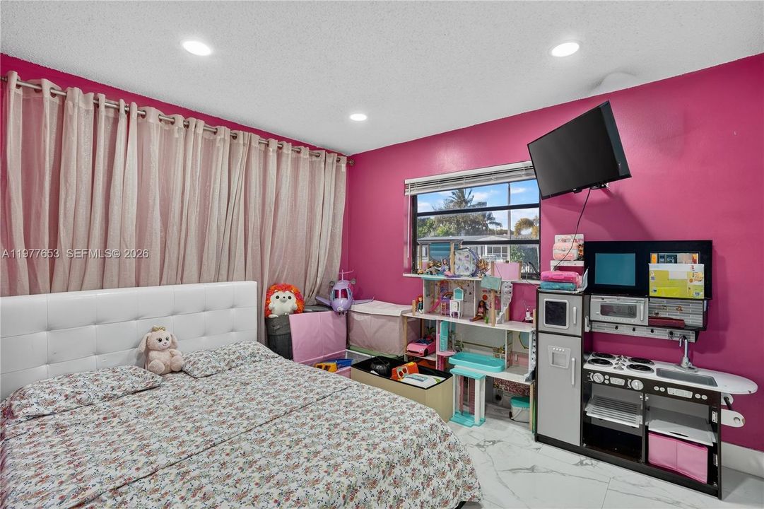 En Venta: $479,000 (3 camas, 1 baños, 1215 Pies cuadrados)