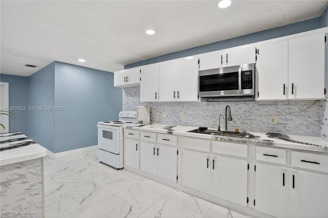 En Venta: $479,000 (3 camas, 1 baños, 1215 Pies cuadrados)