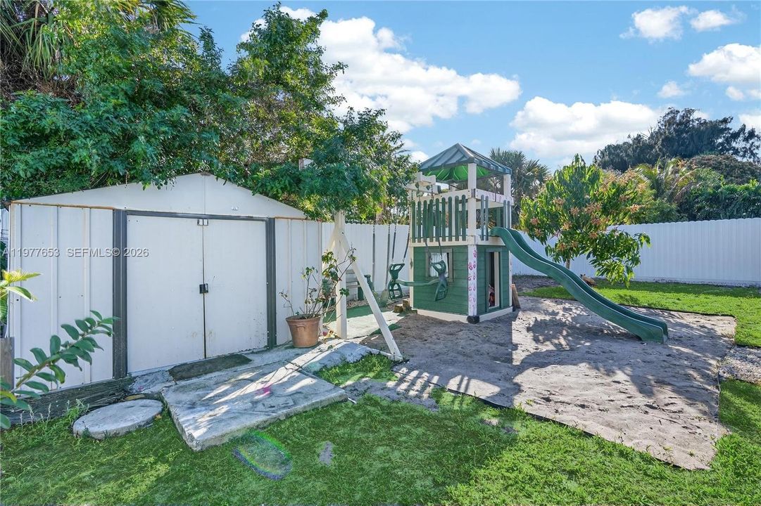 En Venta: $479,000 (3 camas, 1 baños, 1215 Pies cuadrados)