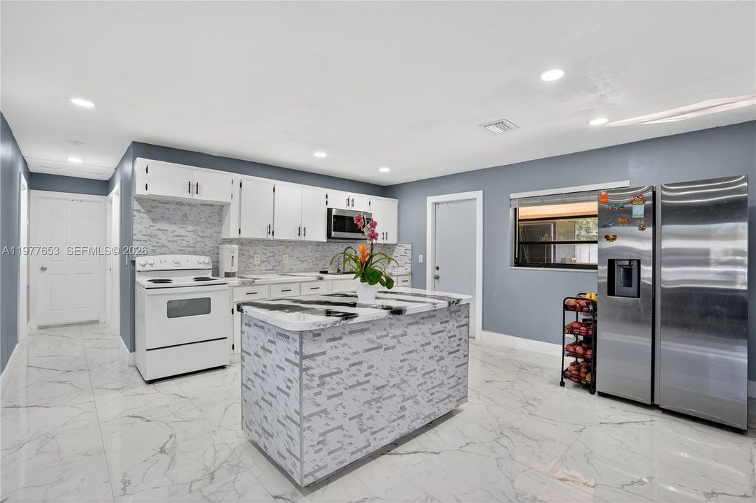 En Venta: $479,000 (3 camas, 1 baños, 1215 Pies cuadrados)