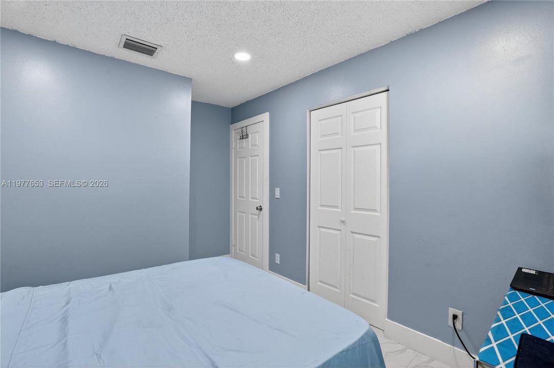 En Venta: $479,000 (3 camas, 1 baños, 1215 Pies cuadrados)