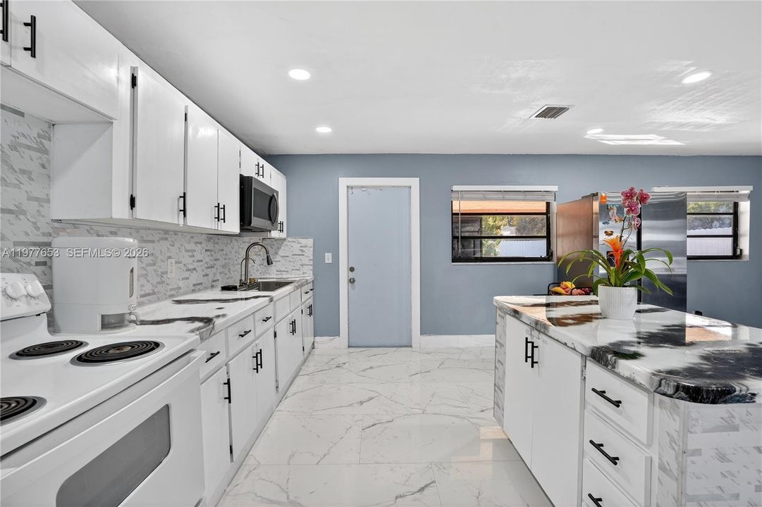 En Venta: $479,000 (3 camas, 1 baños, 1215 Pies cuadrados)