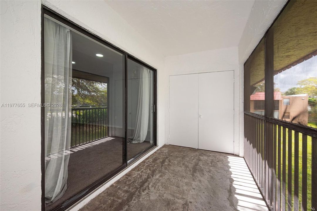 Activo con contrato: $1,850 (1 camas, 1 baños, 915 Pies cuadrados)