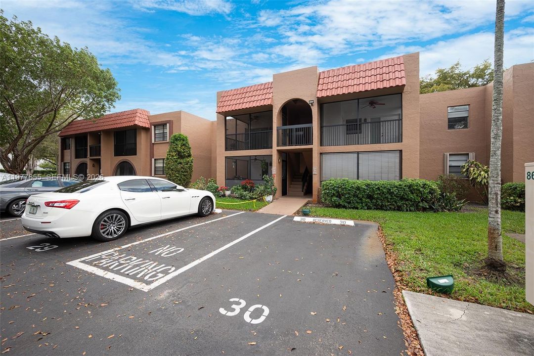 Activo con contrato: $1,850 (1 camas, 1 baños, 915 Pies cuadrados)