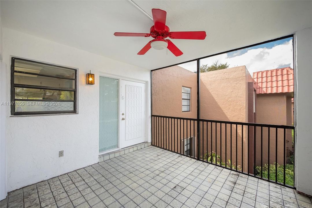 Activo con contrato: $1,850 (1 camas, 1 baños, 915 Pies cuadrados)