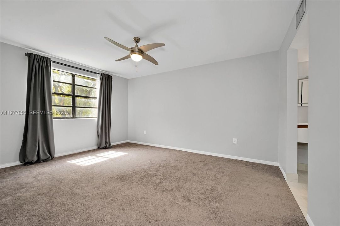 Activo con contrato: $1,850 (1 camas, 1 baños, 915 Pies cuadrados)