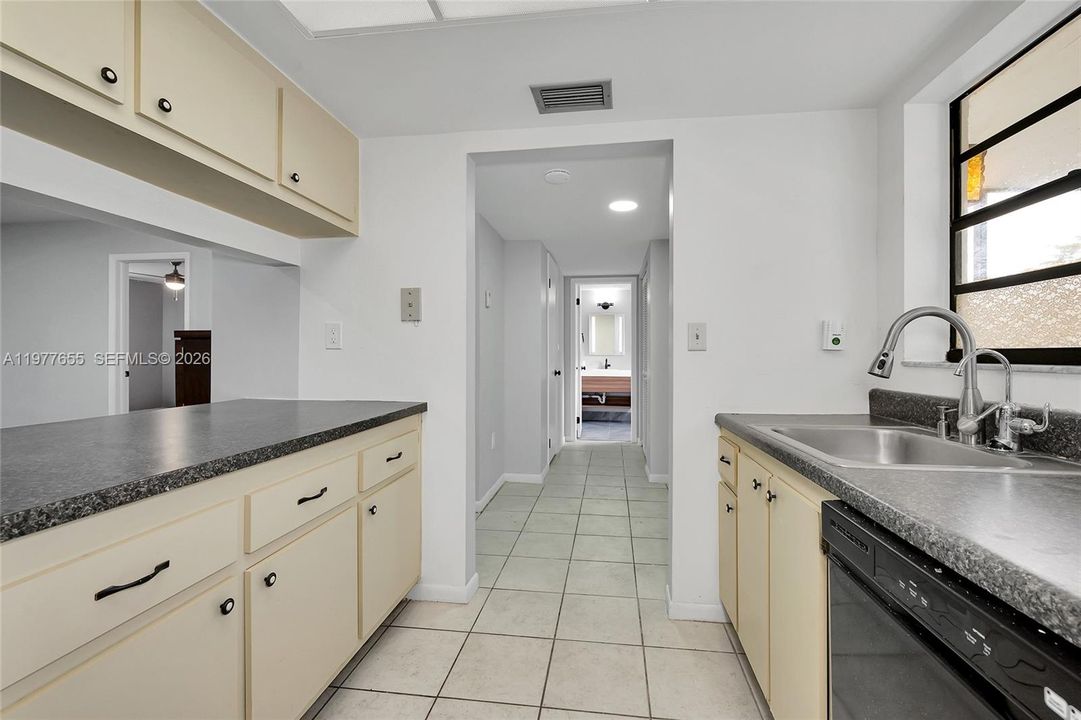 Activo con contrato: $1,850 (1 camas, 1 baños, 915 Pies cuadrados)